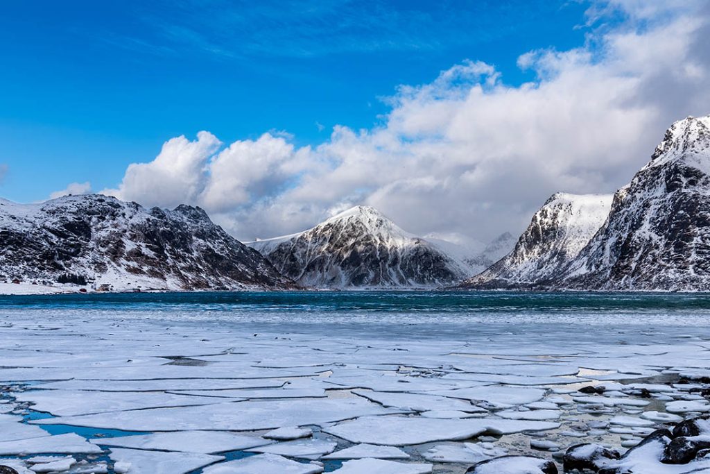 Flakstadpollen Fjord in winter